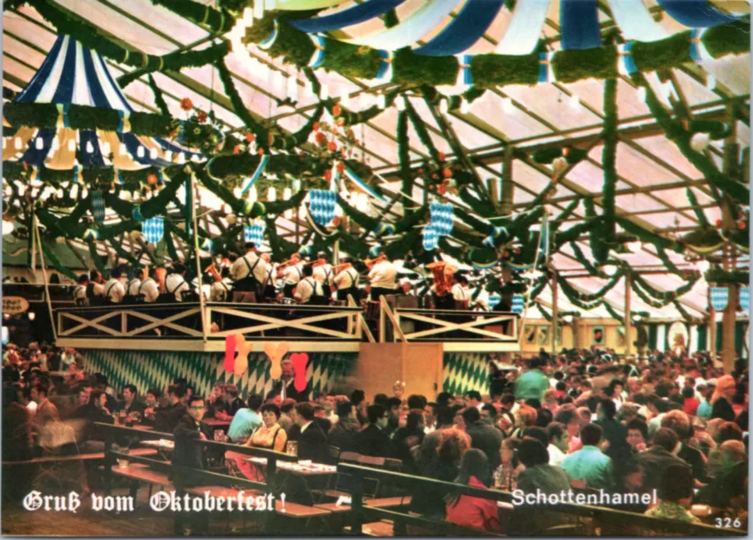 German postcard: Schottenhamel Hall in Munich